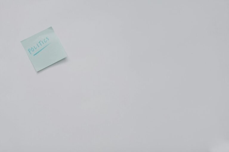 community background for trusted notes